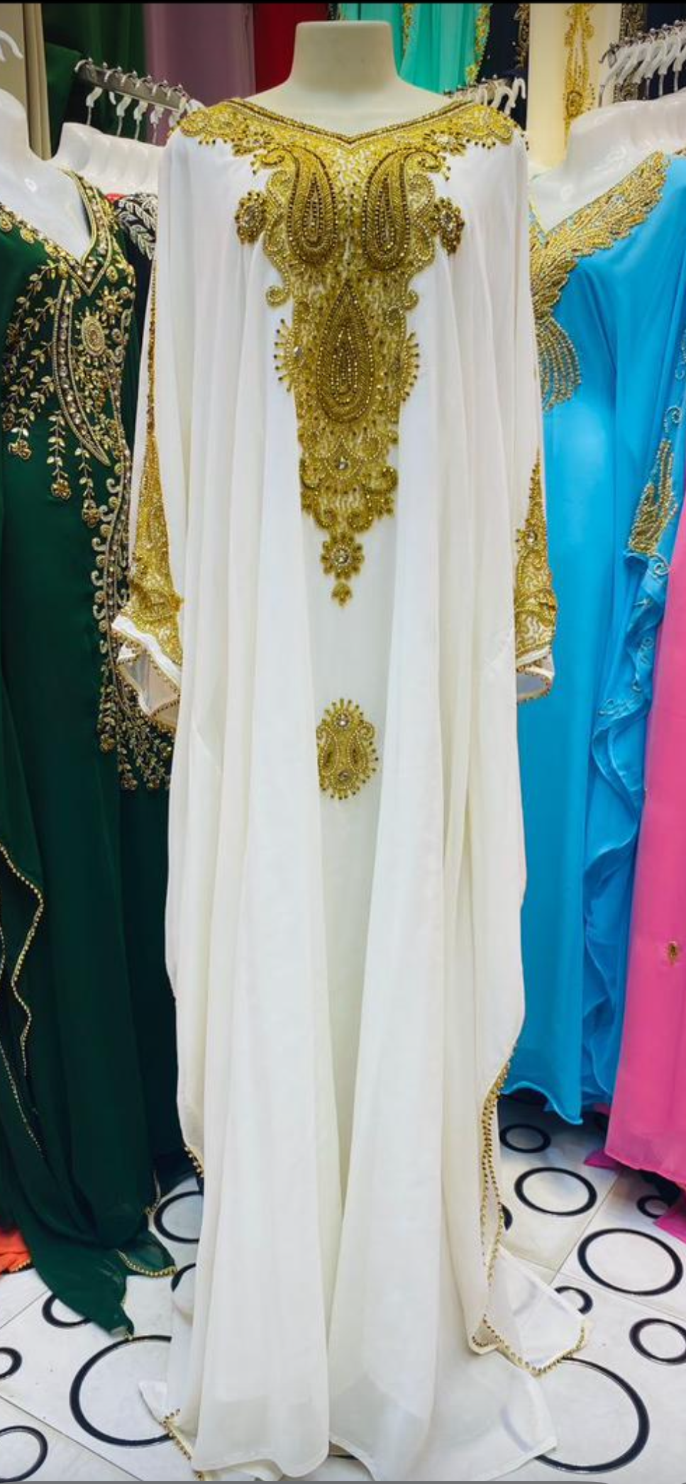Robe Émirati 🇦🇪 “ Blanc élégant”