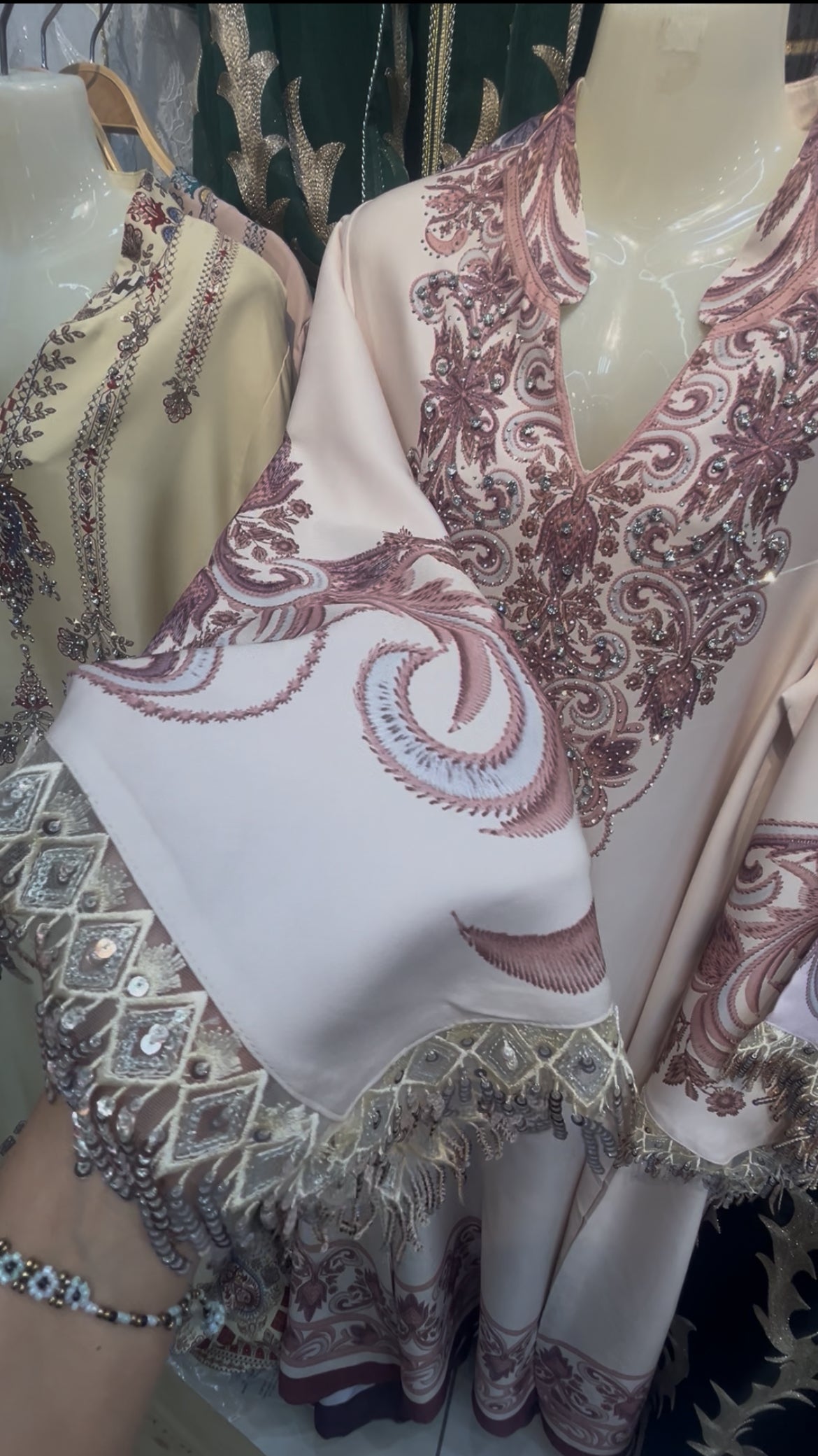 Robe rose style Khaliji