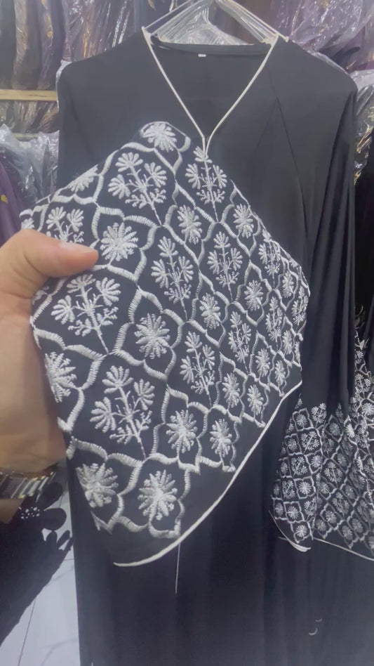 Abbaya/kimono noir broderies blanches 🇸🇦